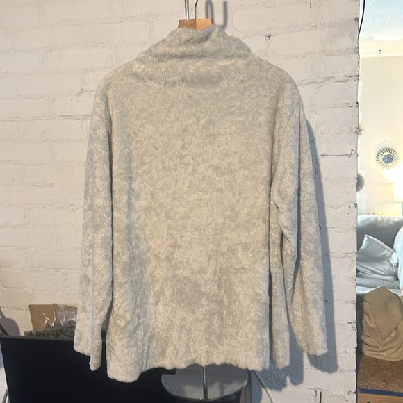 Disney Eeyore Ivory Fleece Pullover Embroidered Turtleneck Size XL - Picture 4 of 12